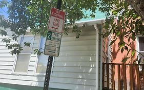 Oui On Ludlow - Entire House And Private Rooms In University City