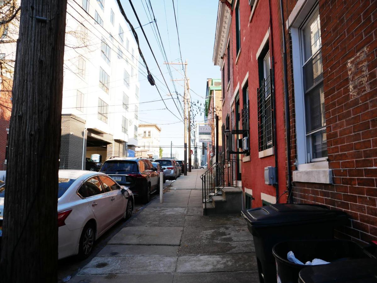 Oui On Ludlow - Entire House And Private Rooms In University City Filadelfia Esterno foto