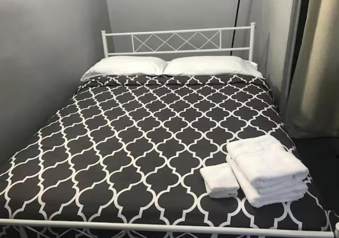Oui On Ludlow - Entire House And Private Rooms In University City Filadelfia Esterno foto