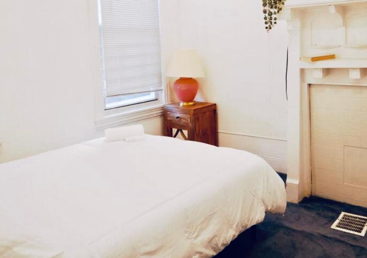 Oui On Ludlow - Entire House And Private Rooms In University City Filadelfia Esterno foto