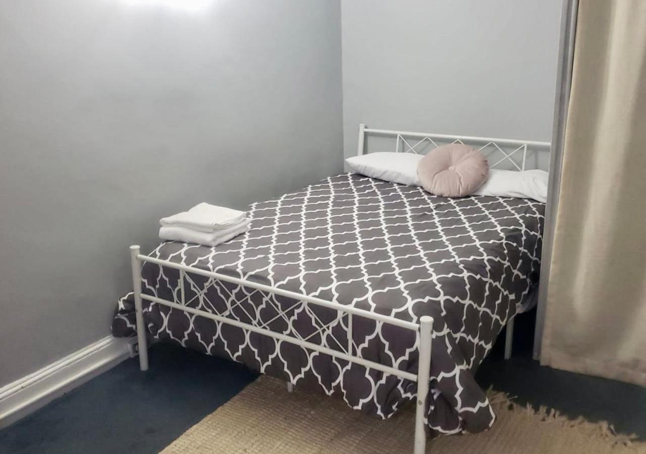 Oui On Ludlow - Entire House And Private Rooms In University City Filadelfia Esterno foto